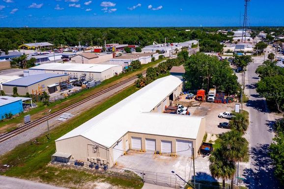 800 N SEGRAVE STREET