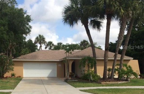 6515 WATERFORD CIRCLE