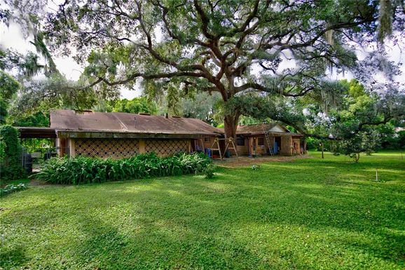 127 LITHIA PINECREST ROAD