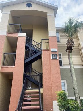 1919 SUMMER CLUB DRIVE UNIT 111