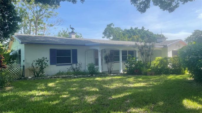 1747 LAKEWOOD DRIVE S