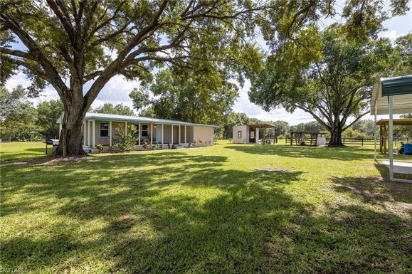 1212 APACHE TRAIL NW