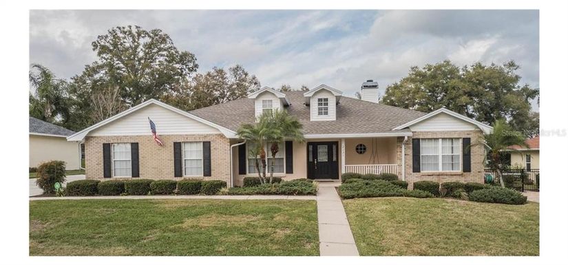 2131 LONGLEAF CIRCLE