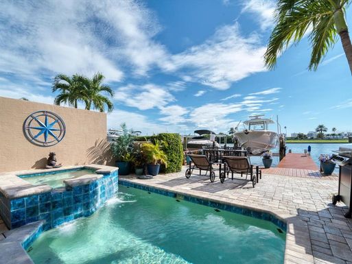 211 WINDWARD PASSAGE