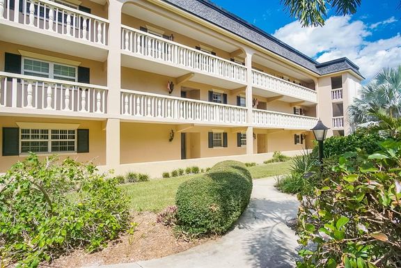 155 BLUFF VIEW DRIVE UNIT 101