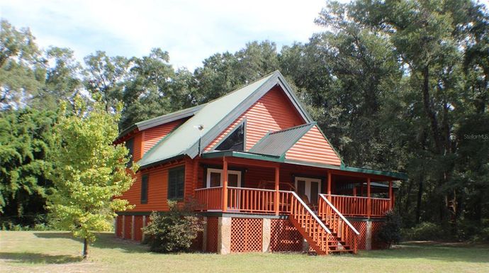 306 NE CASTAGNA LANE