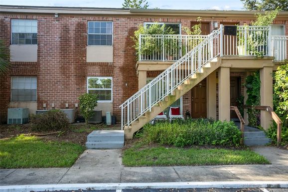 476 BANYON TREE CIRCLE UNIT 100