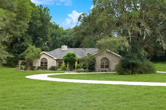 2555 COUNTRY SQUIRE LANE