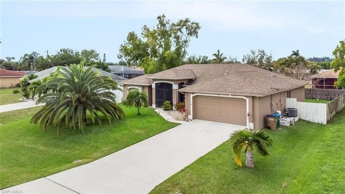 810 SW 10TH PLACE