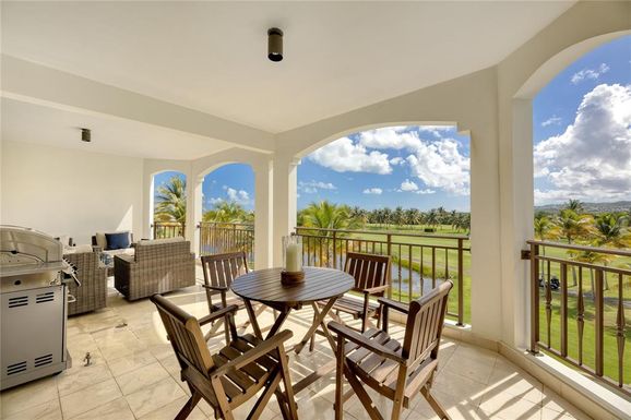 302B COUNTRY CLUB VILLAS