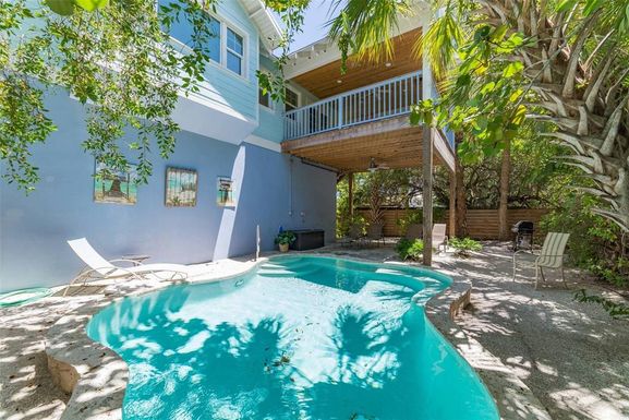 306 PINE AVENUE UNIT R