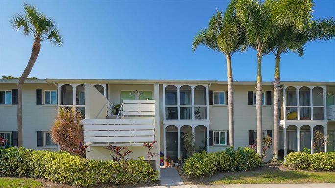 2304 RINGLING BOULEVARD UNIT 211