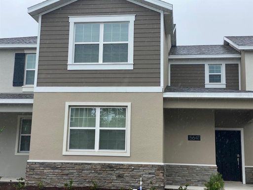 5641 QUIET PALM LOOP