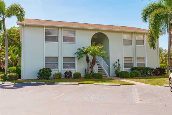 522 PINE AVENUE UNIT 2B