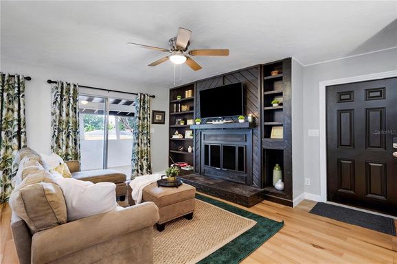 4705 HOLLINGSWORTH AVENUE