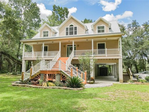 279 NE CASTAGNA LANE