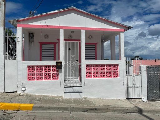 Calle Aberaldo Díaz Loiza #4