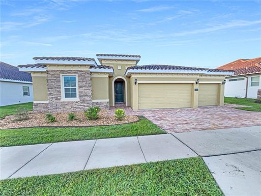 204 MESSINA PLACE, HOWEY IN THE HILLS FL 34737