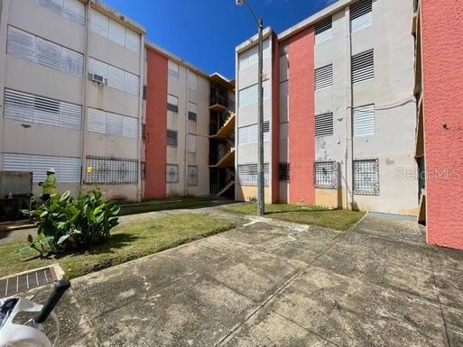 20 St. INTERAMERICANA GARDENS COND. UNIT A8-1B