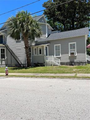 221 SE SANCHEZ AVENUE UNIT 1