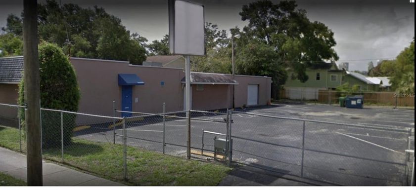 110 W COLUMBUS DRIVE