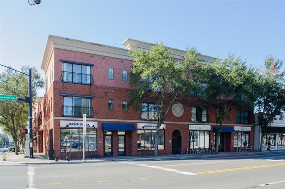 605 W UNIVERSITY AVENUE