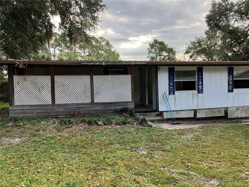4556 CR 300  LAKE PANASOFFKEE FL