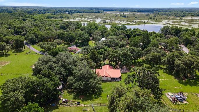 8626 S LAKESHORE POINT