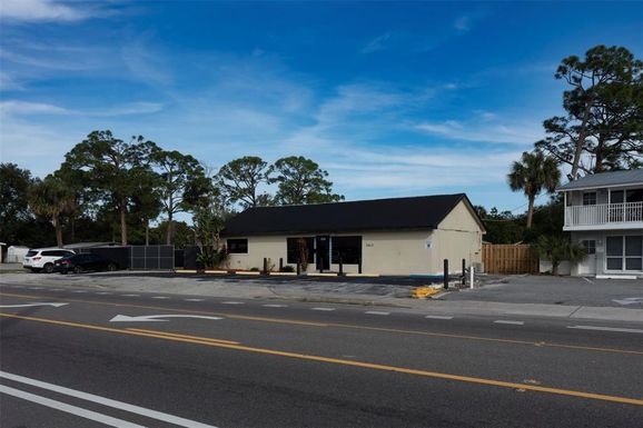 3413 S HOPKINS AVENUE