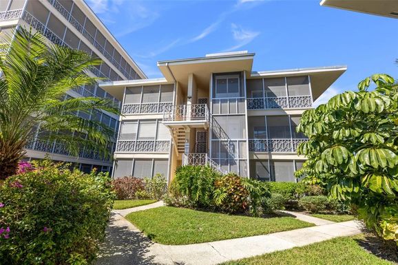 1024 N SHORE DRIVE NE UNIT 6