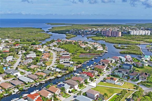 5501 JOBETH DRIVE, NEW PORT RICHEY FL 34652