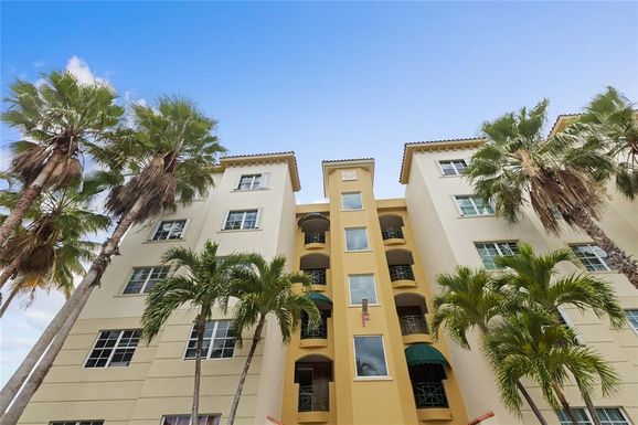 PR 6690 ROYAL PALM F UNIT 301