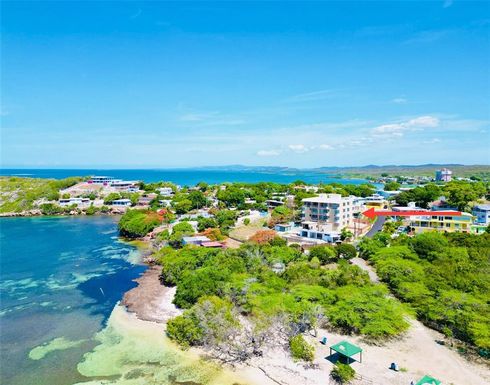 ST 6 COND. BRISAS DE MAR UNIT 303