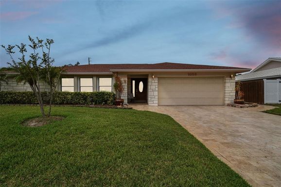 9258 121ST STREET, SEMINOLE FL 33772
