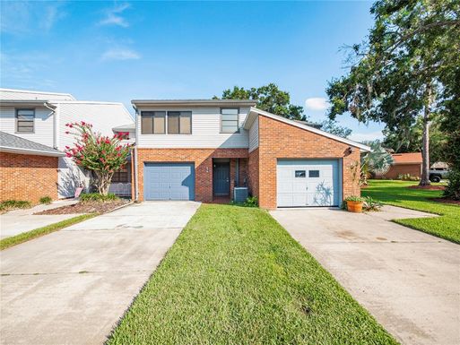 516 LAKE CAROLYN CIRCLE