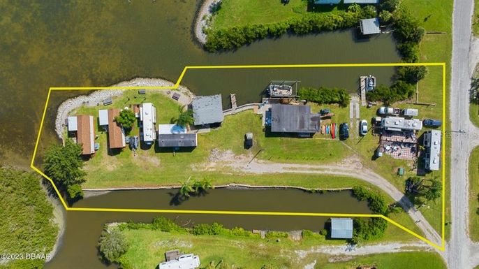 426 E HALIFAX AVENUE, OAK HILL FL 32759