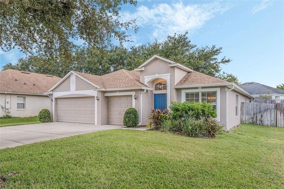 829 GRAND HUGHEY CT, APOPKA FL 32712