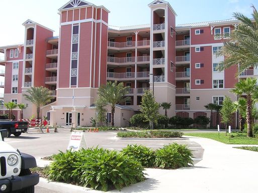 2 N Riverwalk DRIVE UNIT 2-205