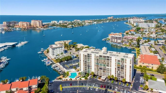 255 DOLPHIN POINT # 905, CLEARWATER BEACH FL 33767