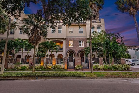 516 BEACH DR NE, SAINT PETERSBURG FL 33701