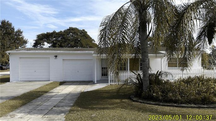 301 THOMAS AVENUE, FROSTPROOF FL 33843