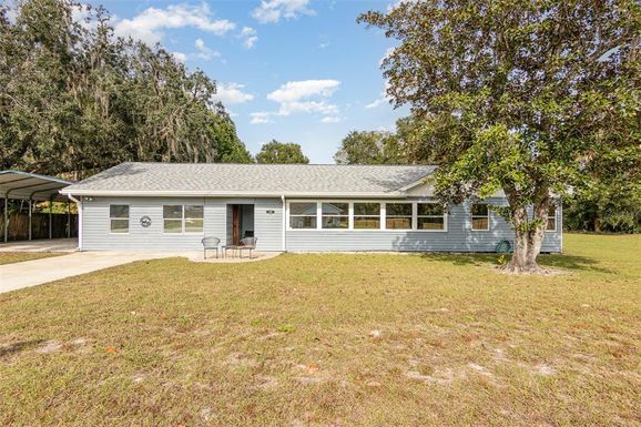 126 E 1ST AVENUE, PIERSON FL 32180