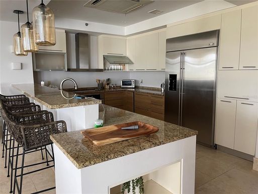 500 PLANTATION DR. UNIT 301