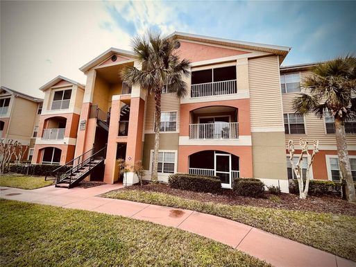 1909 SUMMER CLUB DRIVE UNIT 213