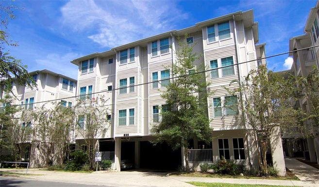 835 SW 9TH STREET UNIT 305