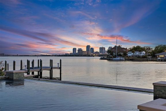 117 BAY POINT DRIVE NE