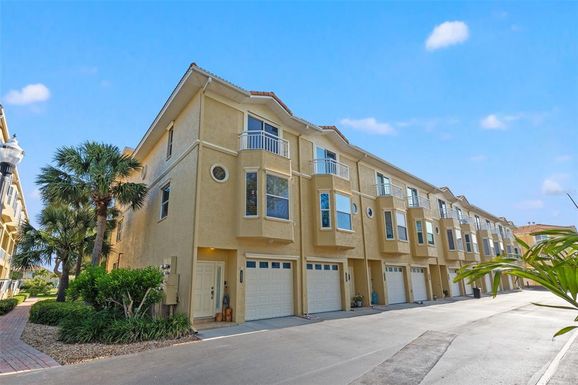 1043 PINELLAS BAYWAY S