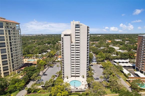 4141 BAYSHORE BOULEVARD UNIT 902