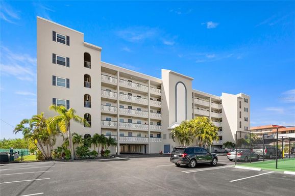 17500 GULF BOULEVARD UNIT 507