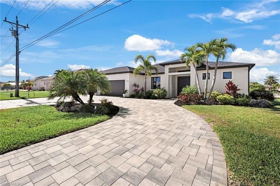 2214 CAPE CORAL PARKWAY W